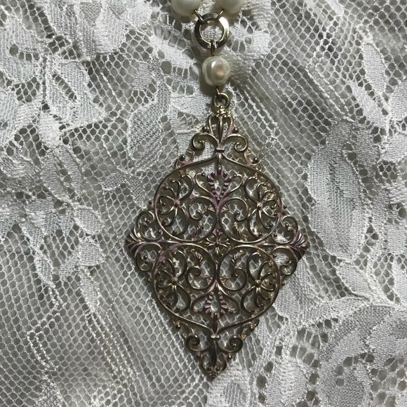 Pearl and gold necklace - Picture 2 of 3